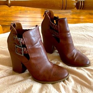 American eagle booties - 9